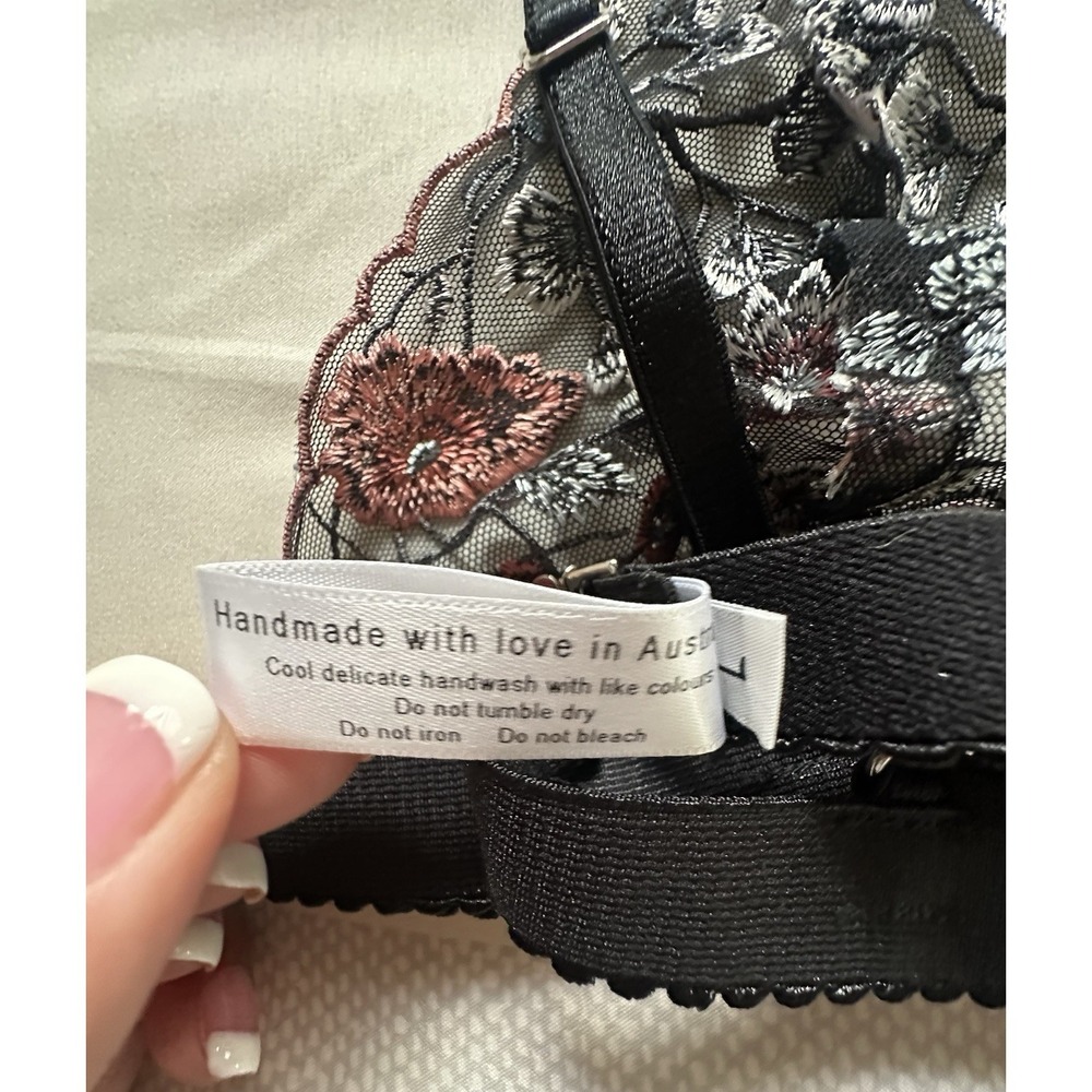 Bydee Amber bralette Embroidered Black Floral Size Large May Run Small - Picture 9 of 10